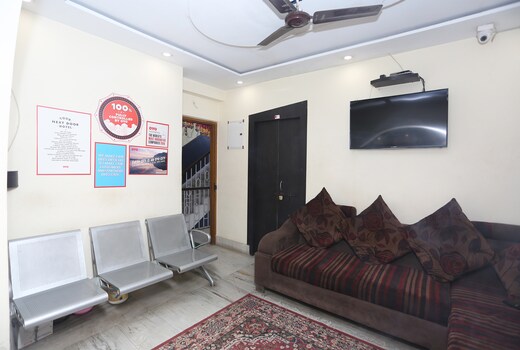 OYO 8148 Ecostay Kolkata Hotel Price, Address & Reviews