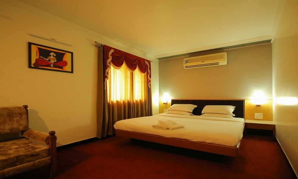 Hotel Sangam - Tap to explore photos
