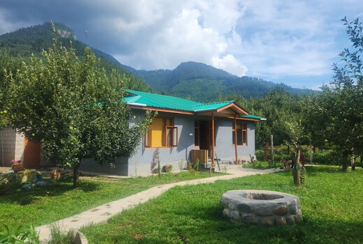 Naggar Studio- 3BHK Homestay by Homeyhuts