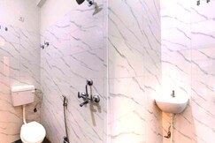 Spot On Basant P Guest House, Varanasi