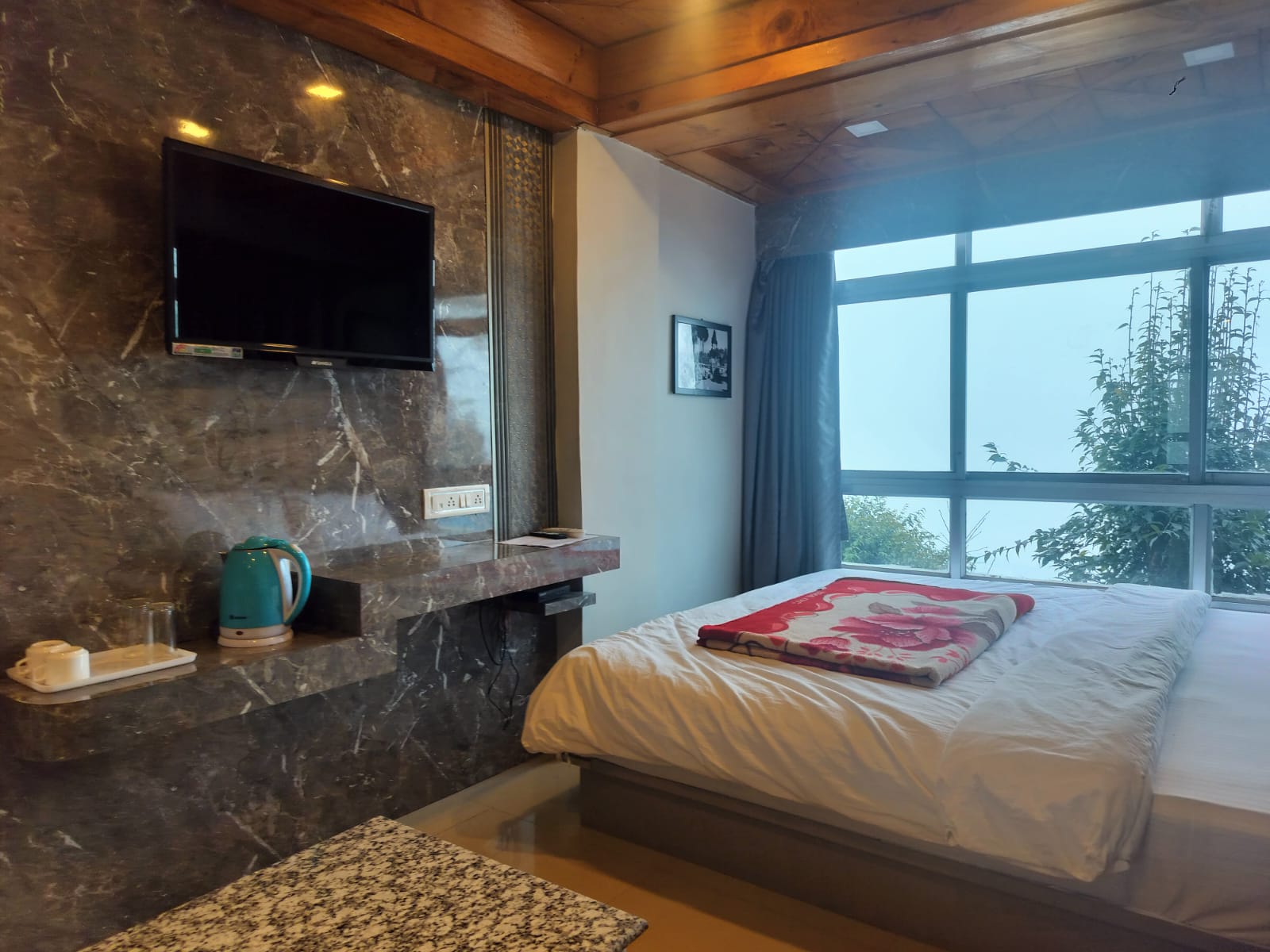 Hotel Dreamland,Darjeeling - Tap to explore photos