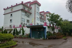 Hotel Girish and Resorts, Haldia