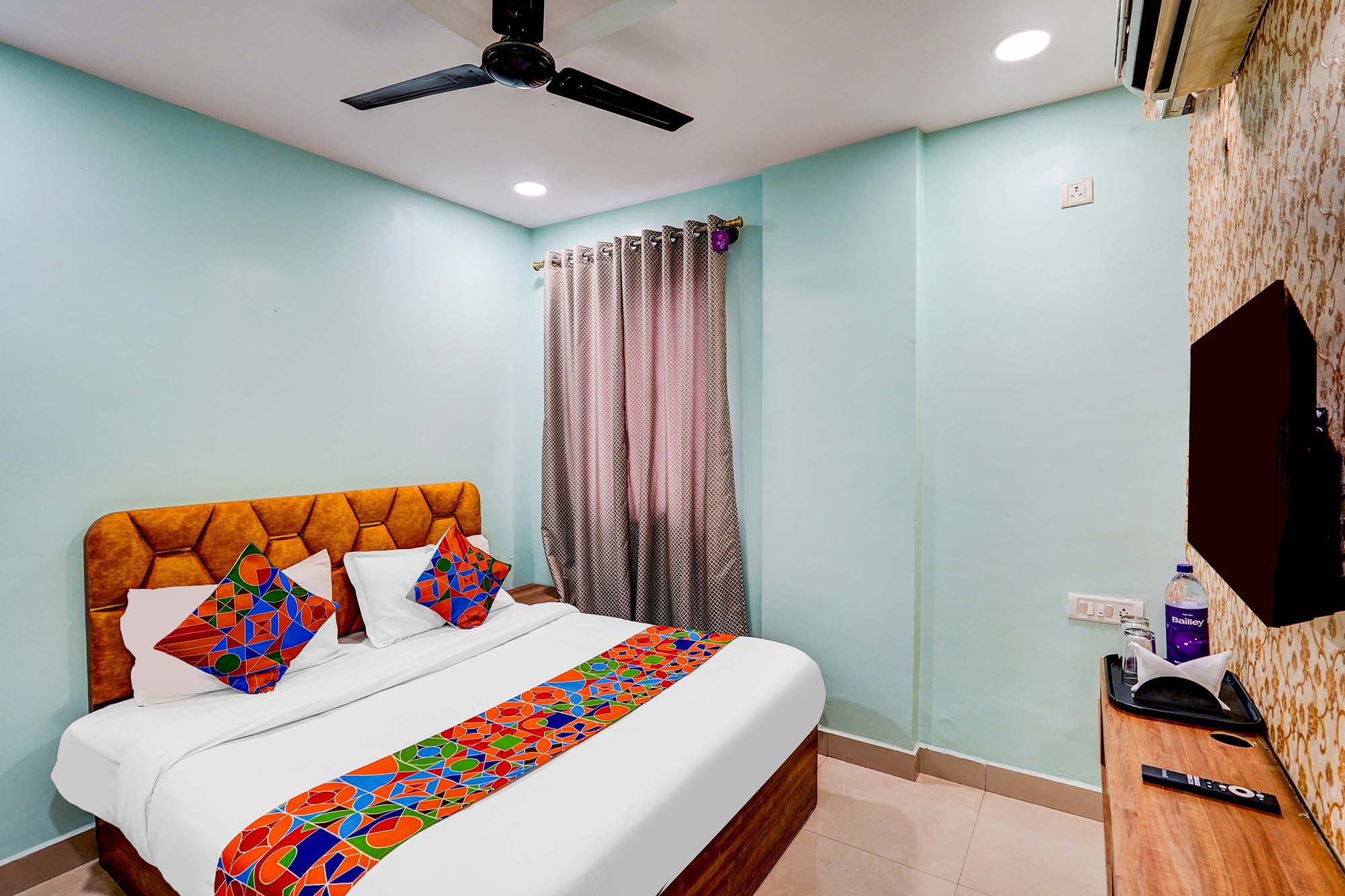 FabHotel Emara Inn - Tap to explore photos