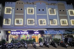 Hotel New Samadhan, Ghod