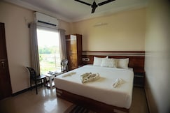 Blue Stone Hotel and Restaurant, Mandarmani