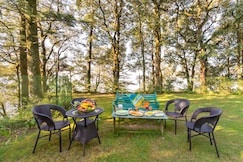 StayVista at 2 Rooms @ 8Oaks, Khajjiar