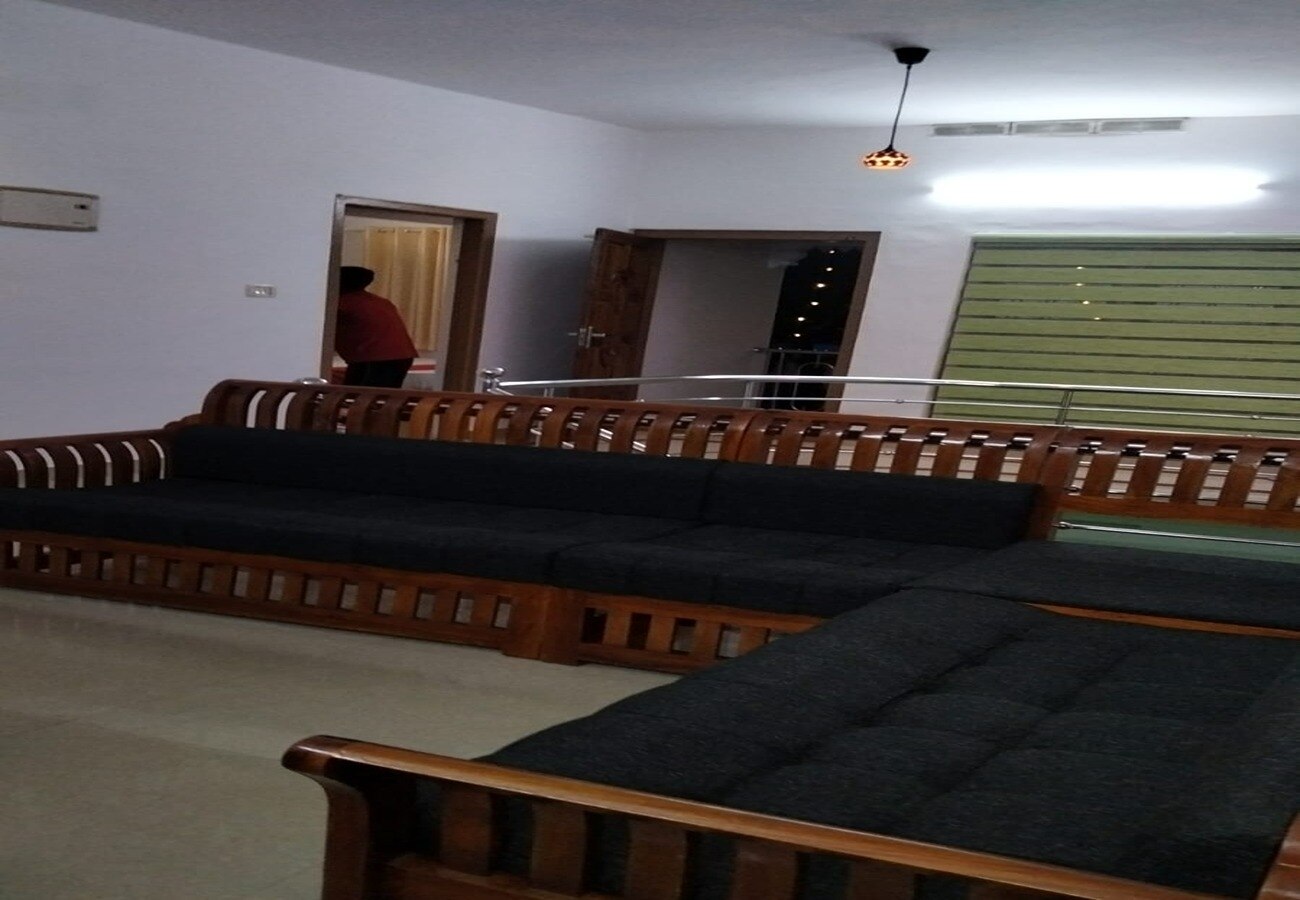 Cadbury 4BHK Munnar - Tap to explore photos
