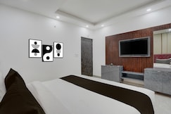 Hotel O royal palace, Delhi