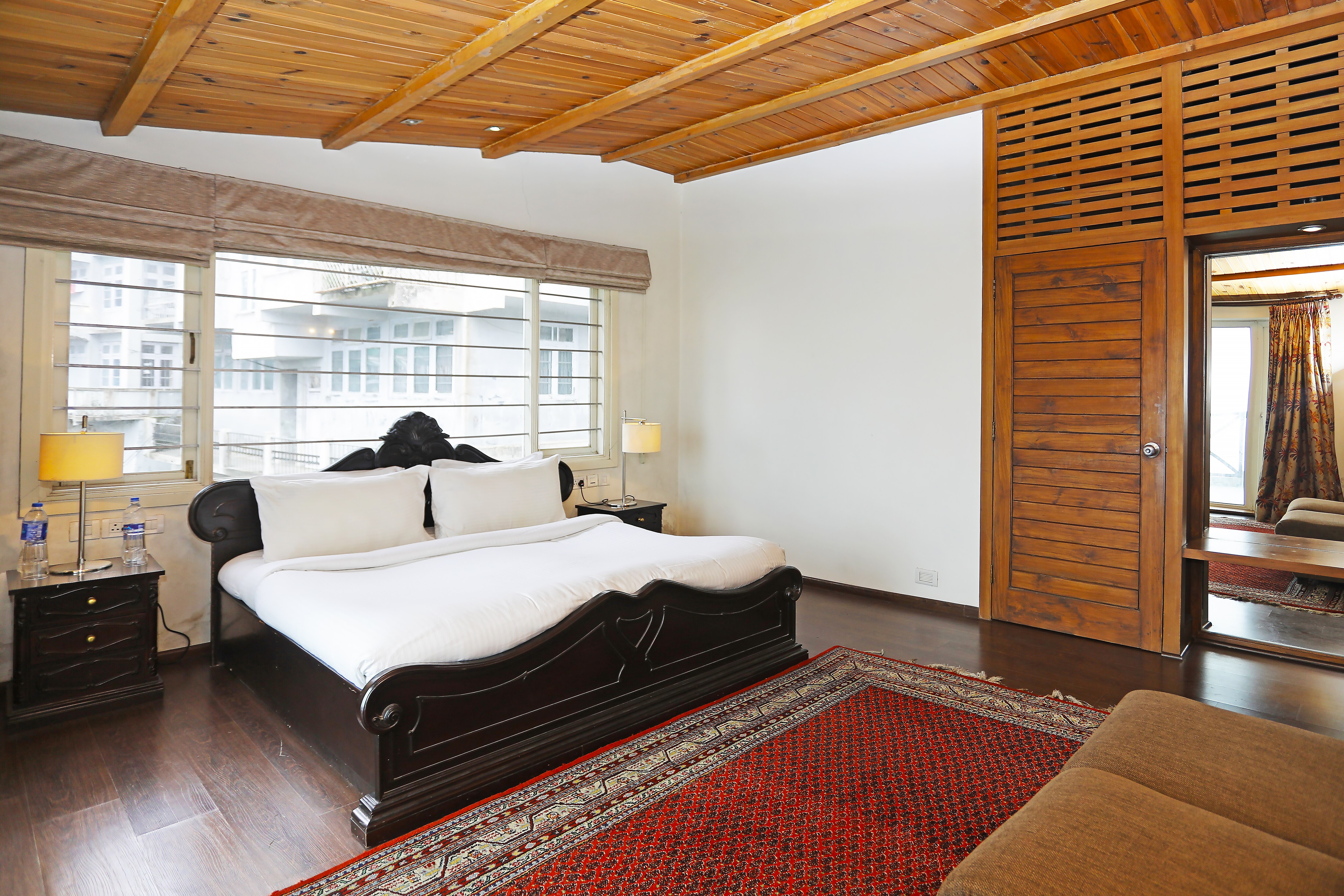 Baljees Forest Hill / Entire 2 BHK Cottage with Lawn & Drive in Shimla - Tap to explore photos