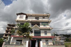 OYO 618 Hotel Middle Point, Pokhara