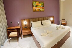 Riviera Hotel & Resort, Kasrawad