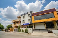 FabHotel White Pearl, Indore