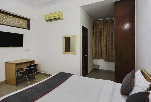 Hotel O Sunshine Near Iskcon Temple Noida