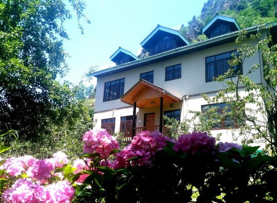 Cherrytree Resort Srinagar Homestay Price Address Reviews - 