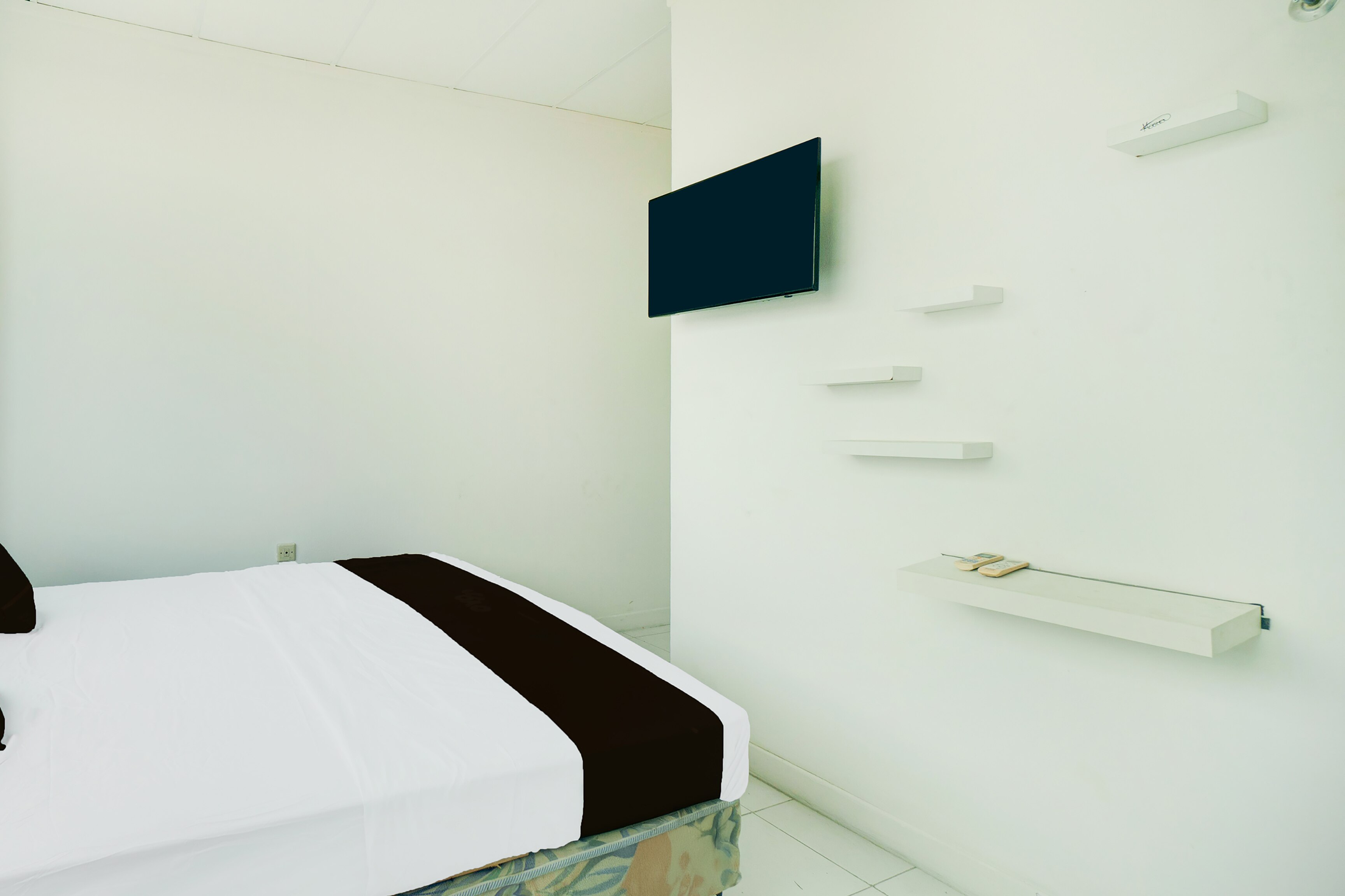 Hotel O Palmerah Near Binus University Formerly Wisma Bango - Tap to explore photos