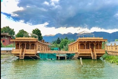 Houseboats by Vanda, Srinagar