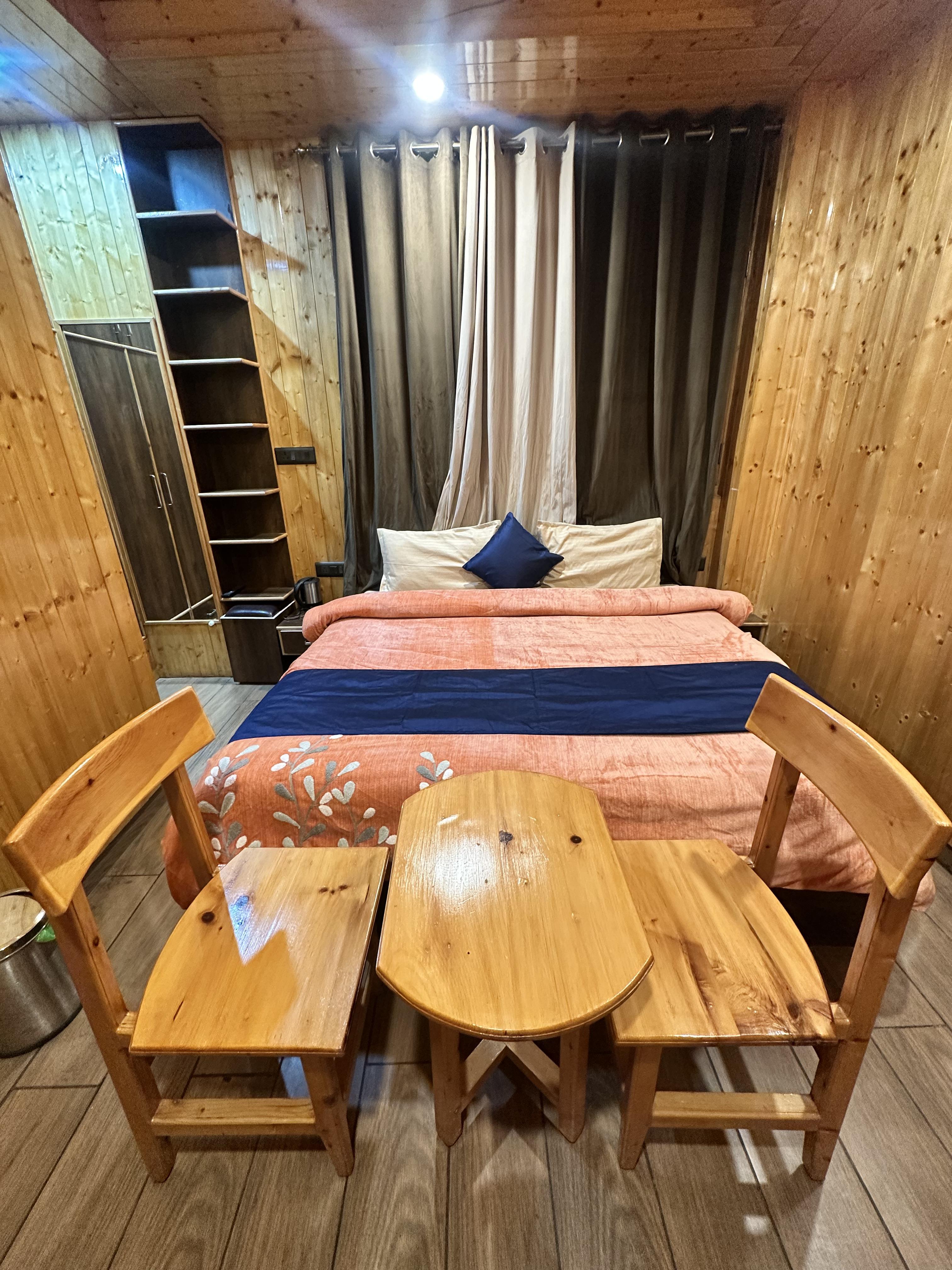 Saryus Homestay - Tap to explore photos