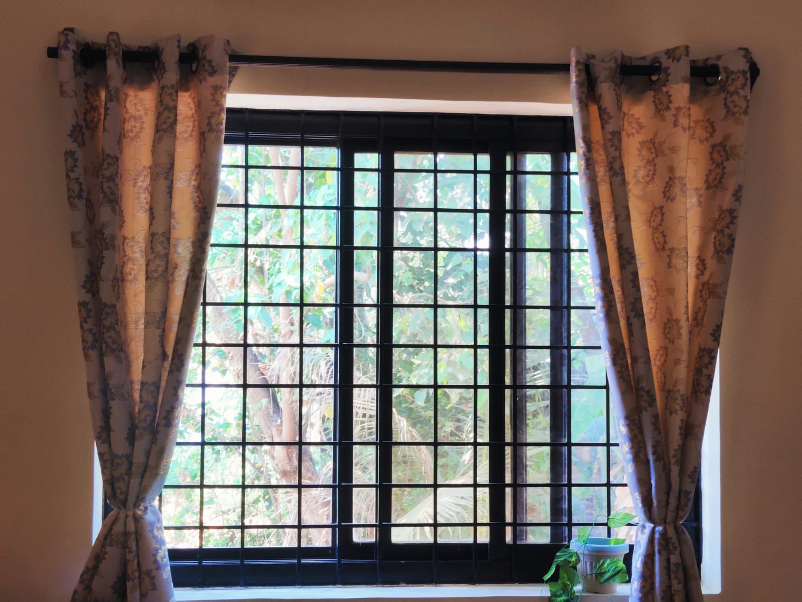 Quirkystays- 2bhk villa with Terrace - Tap to explore photos