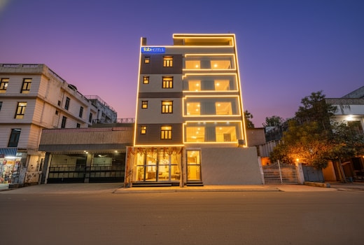 FabHotel Mona International