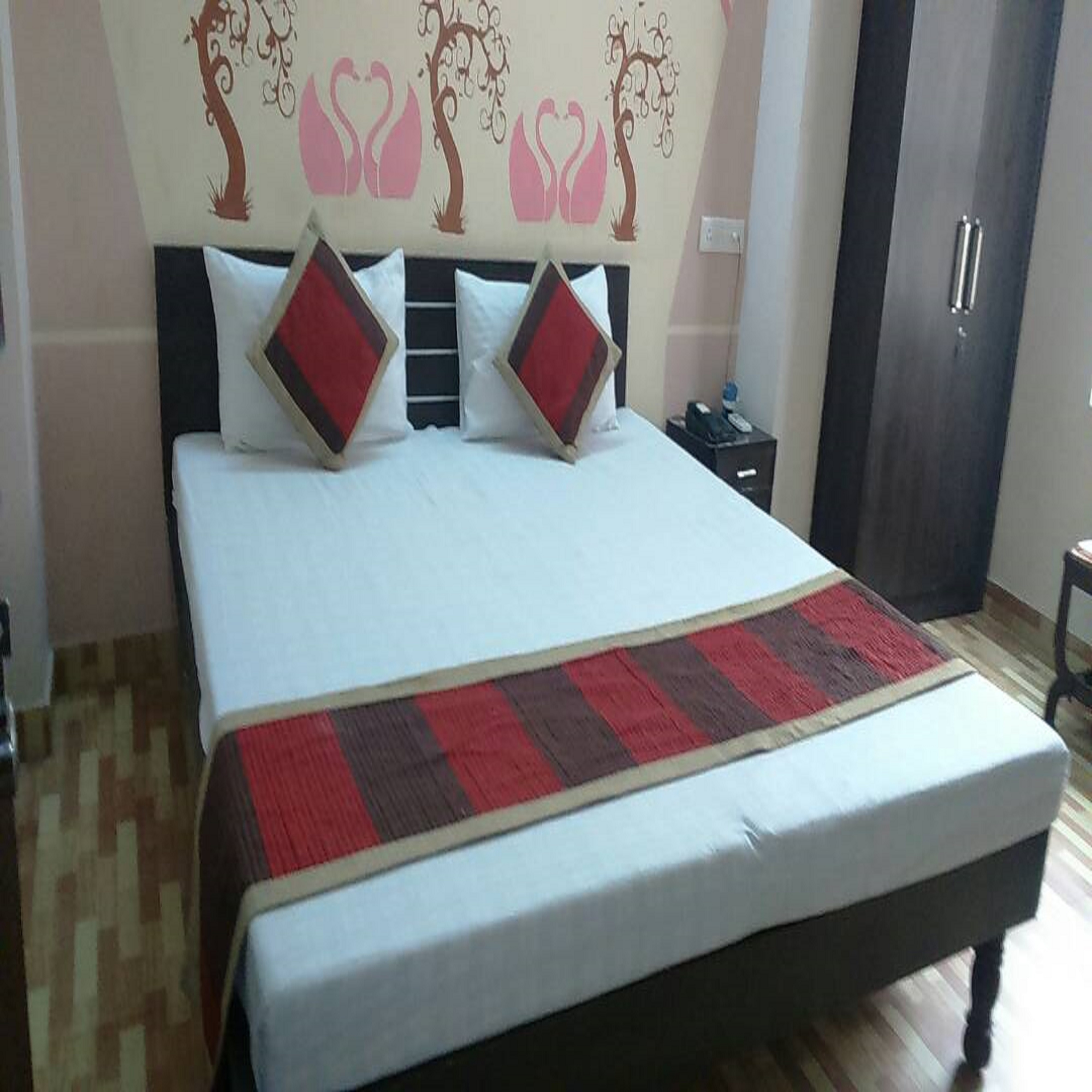 Hotel Alwar Inn - Tap to explore photos