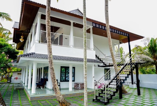 manthra lake view rooms