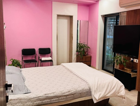 Lotus Room | Studio Apartment