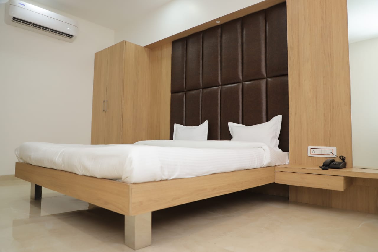 Executive AC Room 1