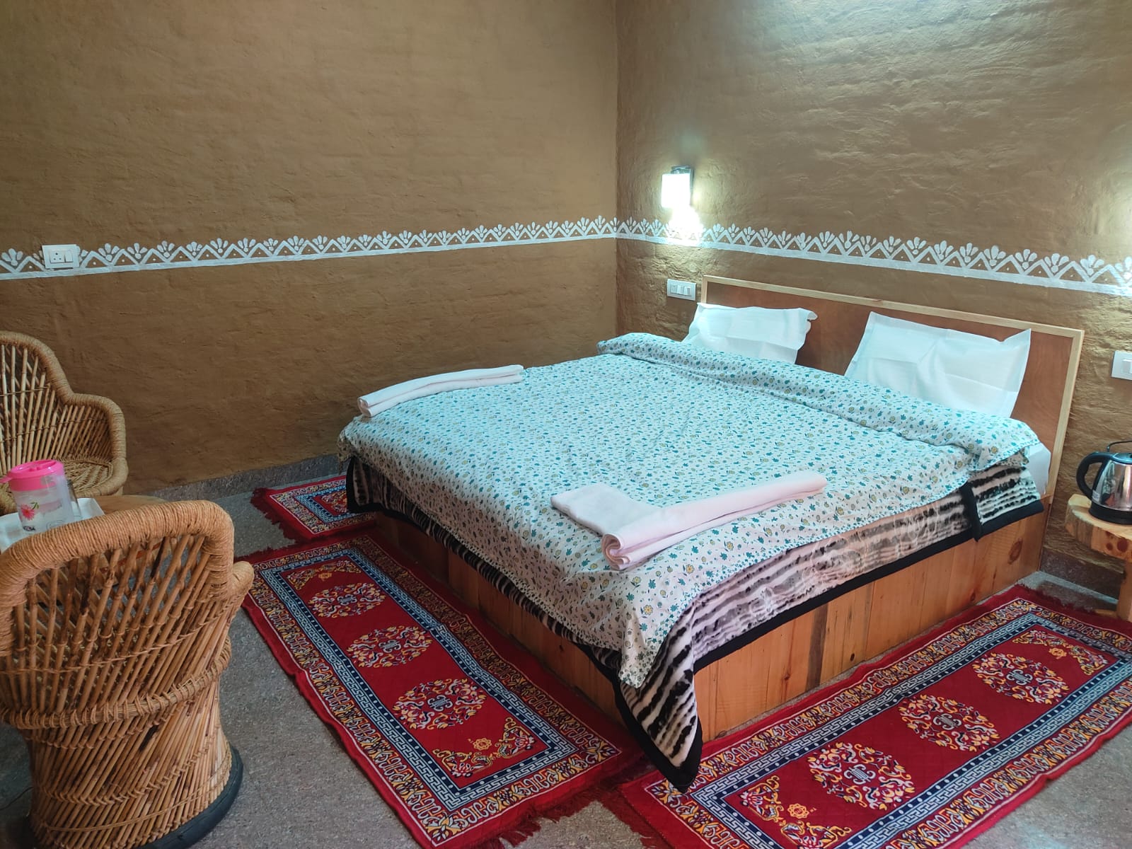 Mizuki Retreat Homestay and Cafe Tirthan - Tap to explore photos