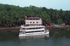 Nadhi Mane  River Front Beach Stay, Kumta