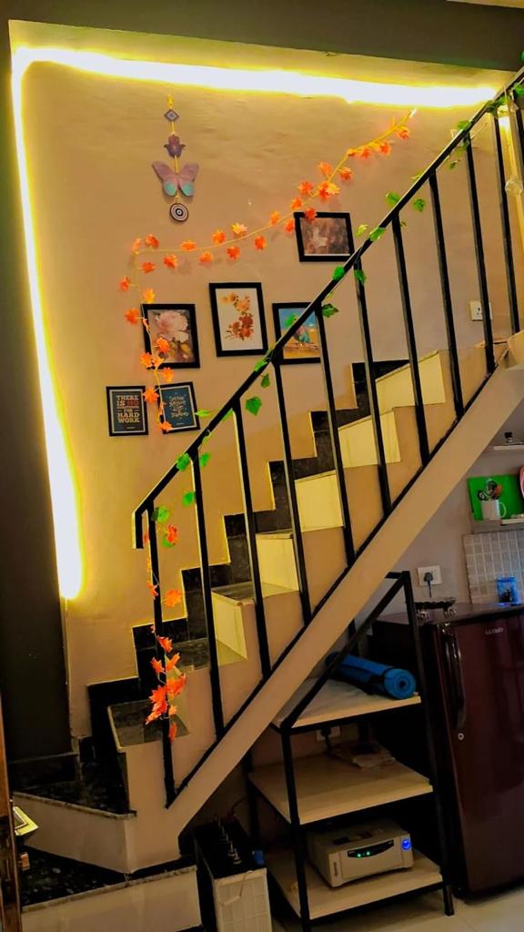 The Army House 5 A premium deluxe studio appartment with ganga river and mountains view - Tap to explore photos