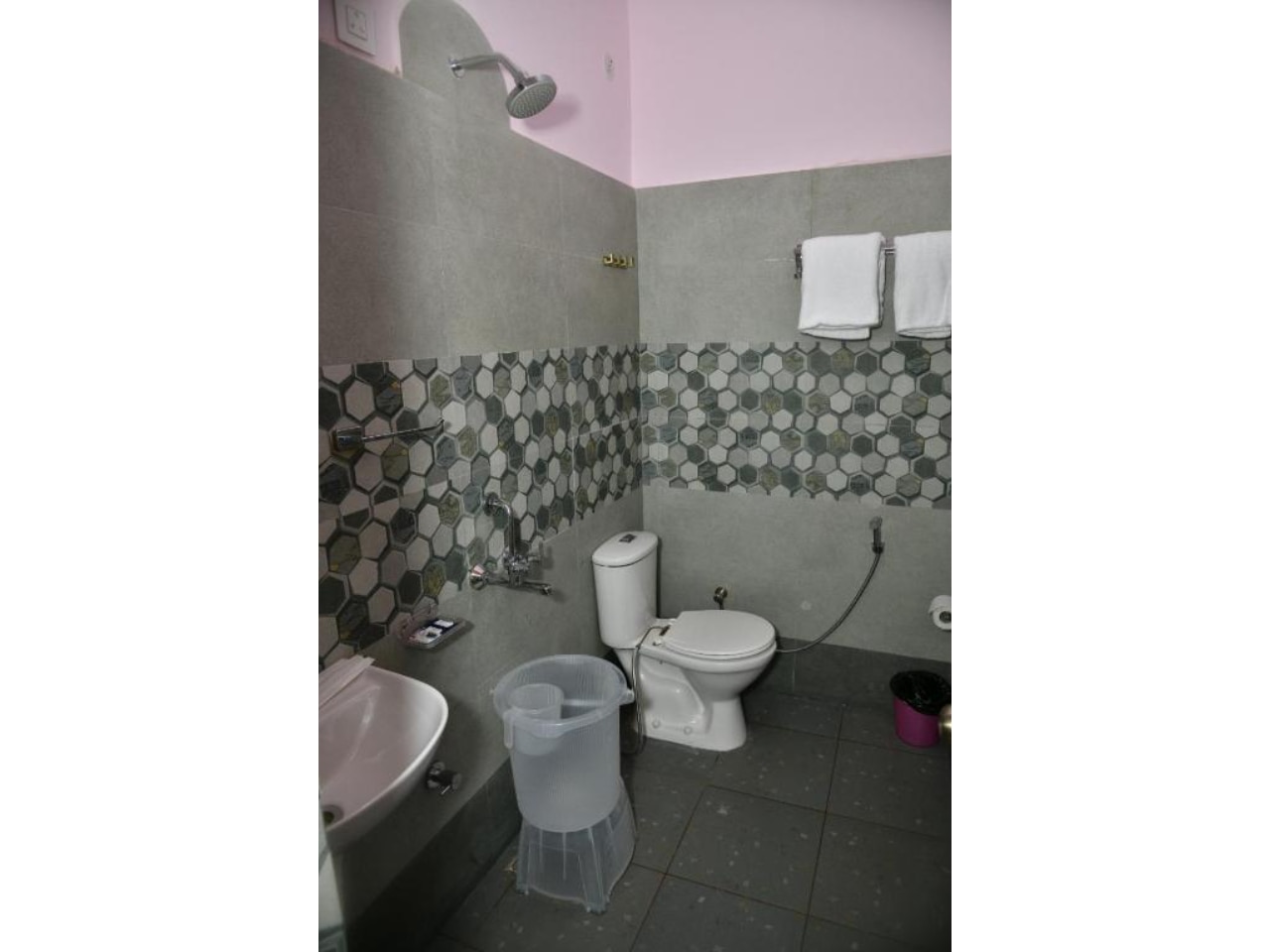 Shiwalik Enclave Hotel - Tap to explore photos