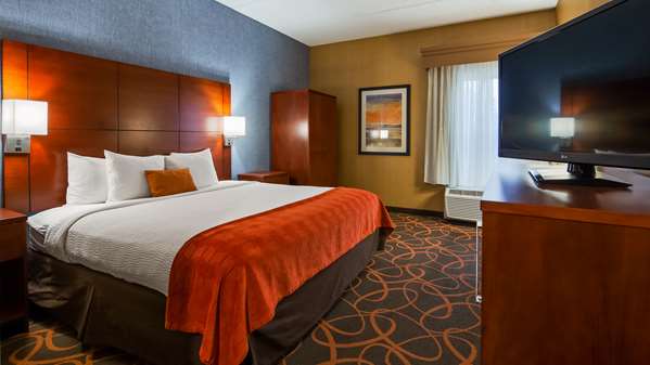 Best Western Plus Fresno Airport Hotel - Tap to explore photos