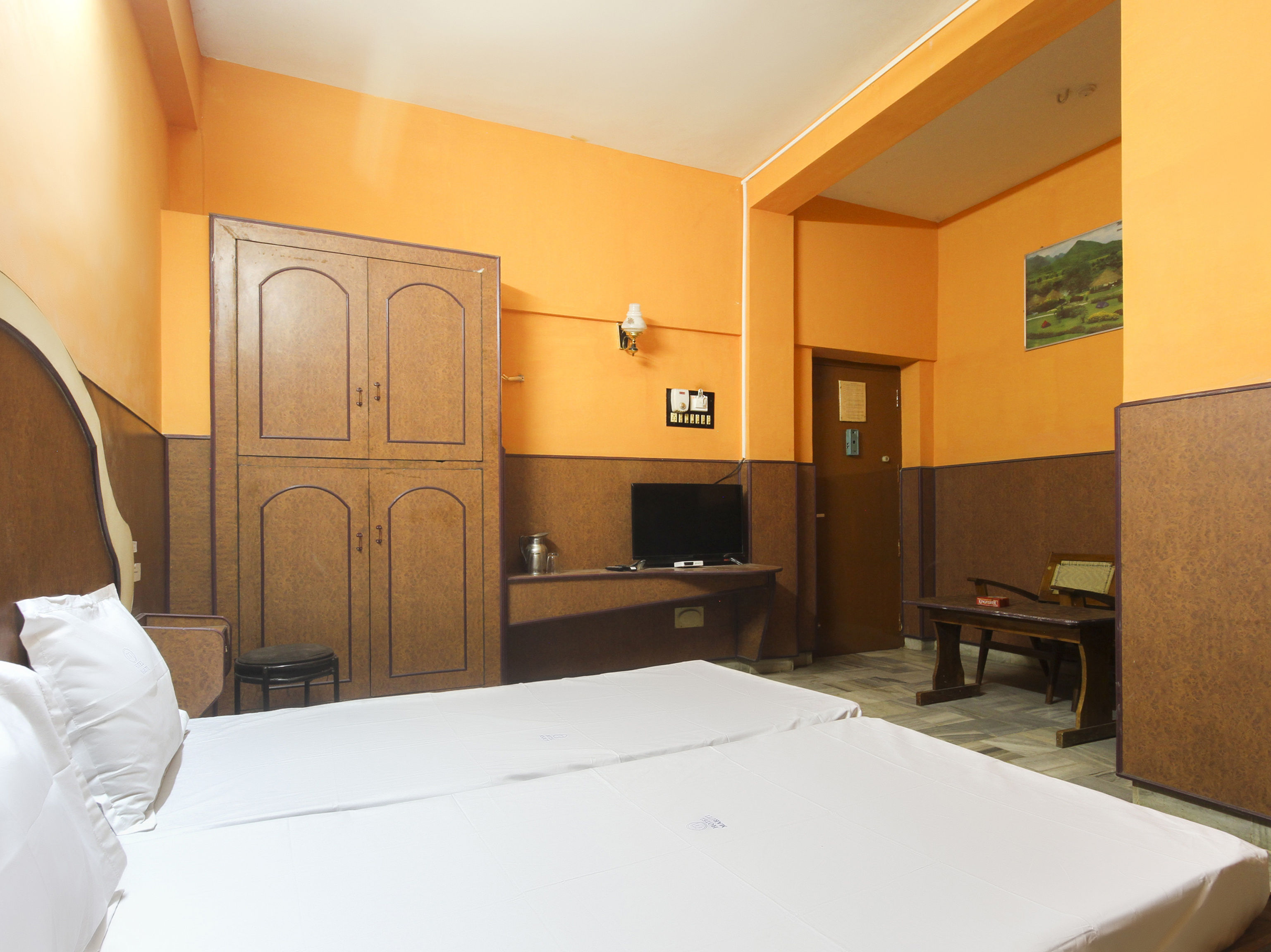 Hotel O Maruthi - Tap to explore photos