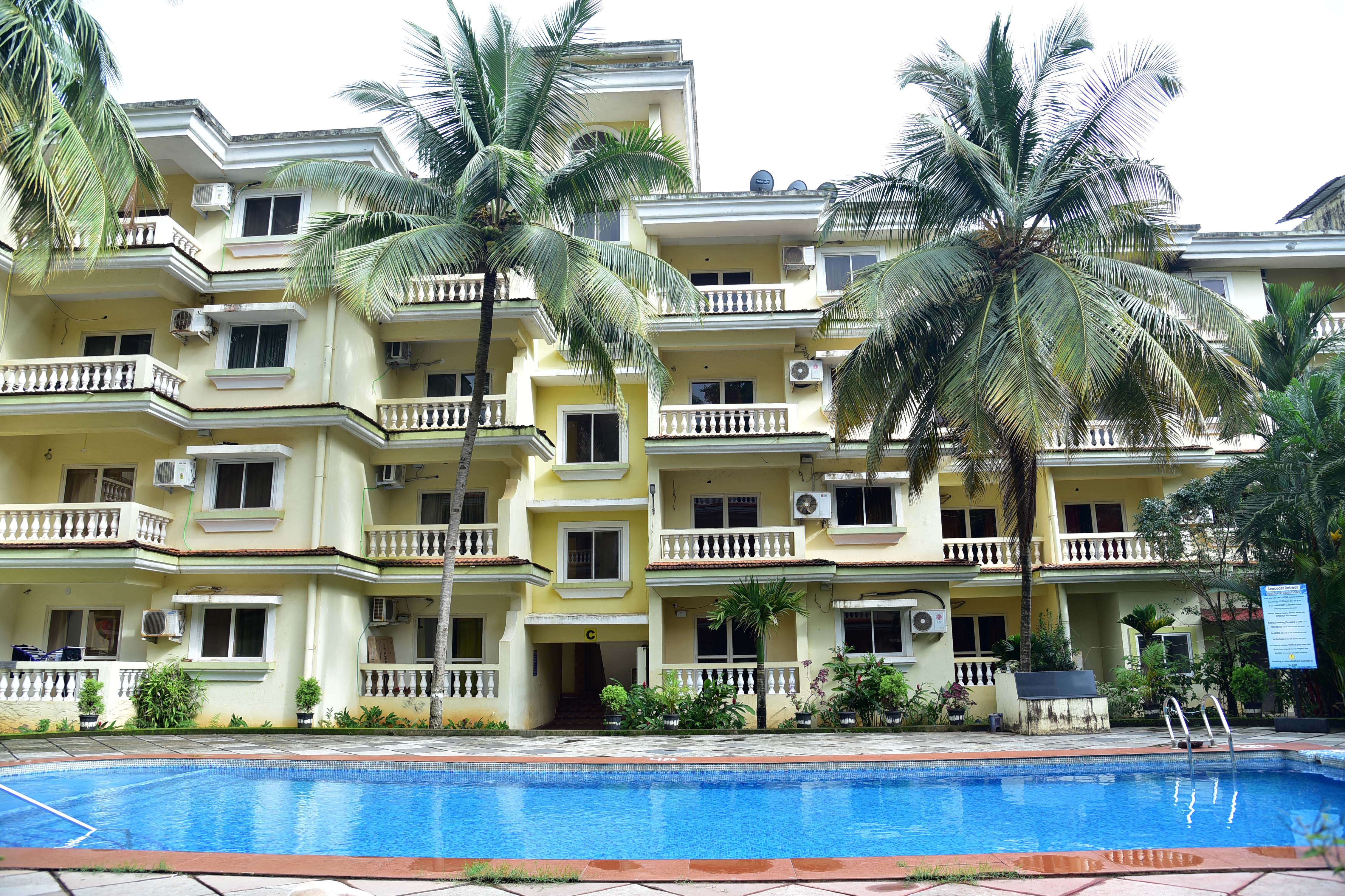 SeaCoast Retreat 2 BHK AC Apartment VArca - Tap to explore photos