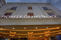 Pioneer Grand Palace, Takkalai