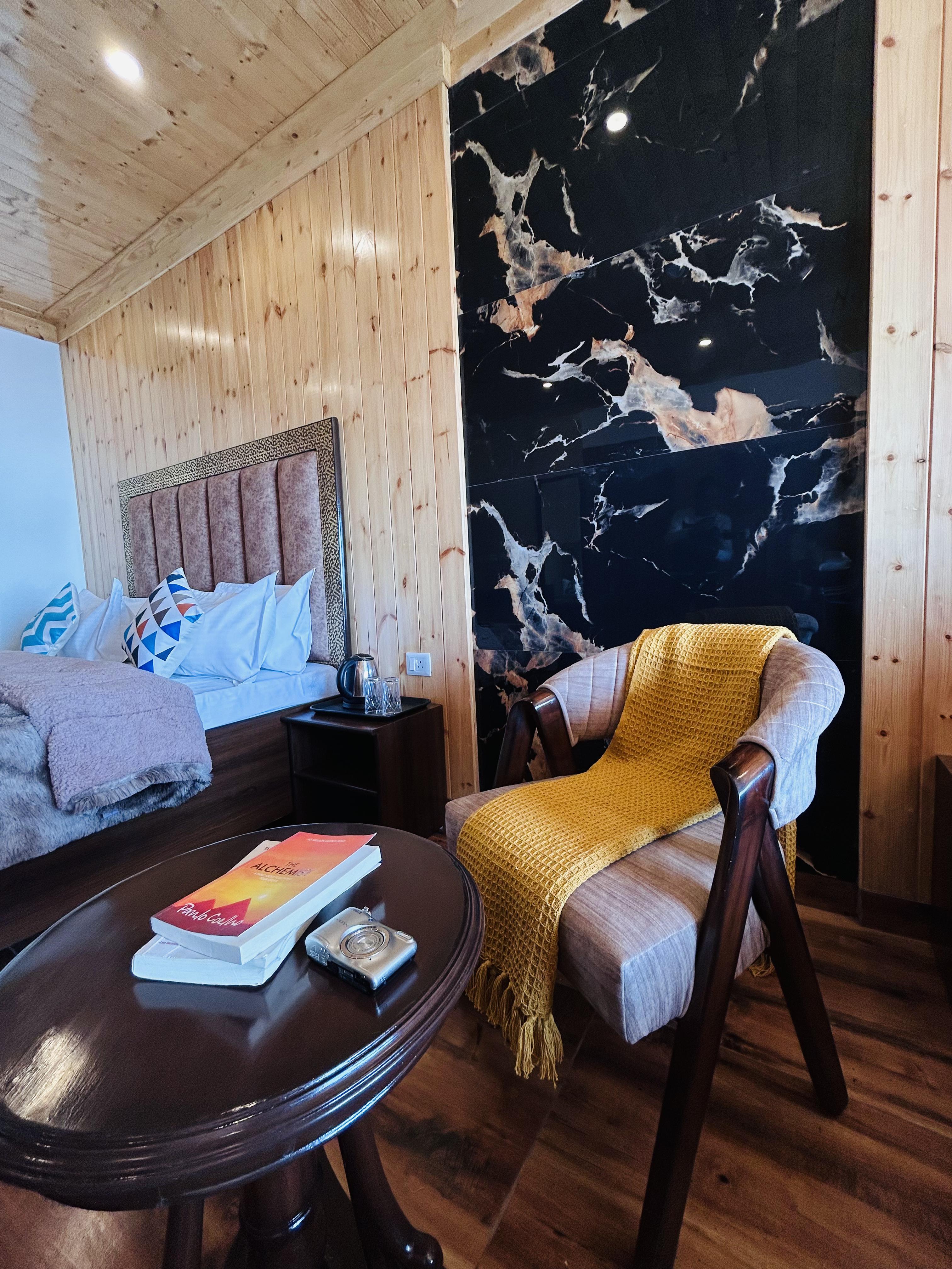 6BR Villa Mussoorie WBonfire/BBQ, Parking, Garden - Tap to explore photos
