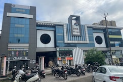 Hotel Unique Palace, Surat