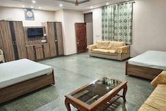 Vitthalesh Nikunj : A Homestay by MukutMani, Govardhan