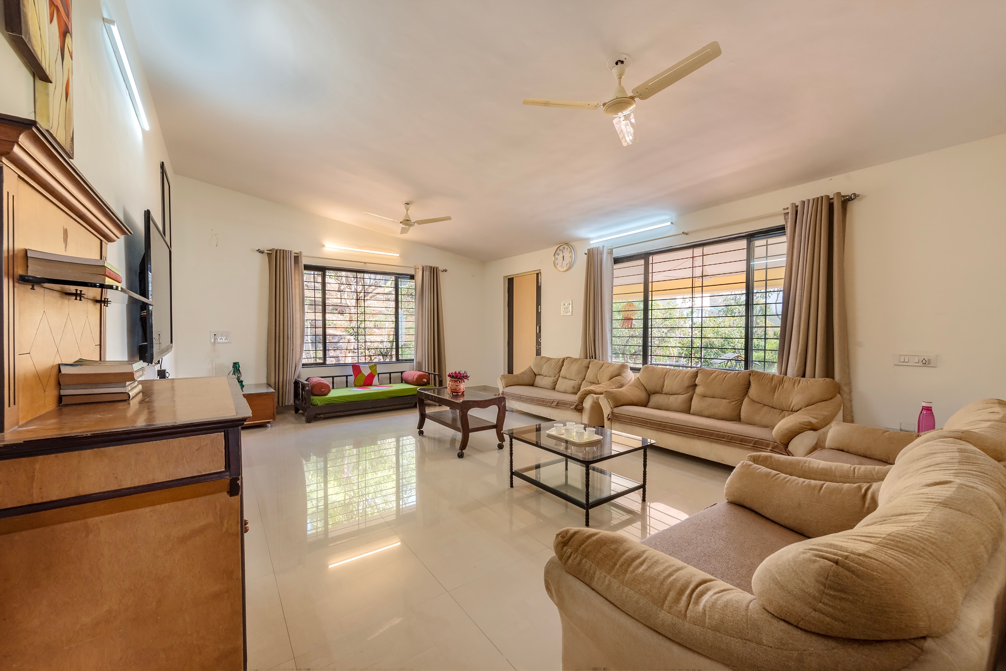 CosmicStays Countryside Panorama Lakeview Bungalow 3