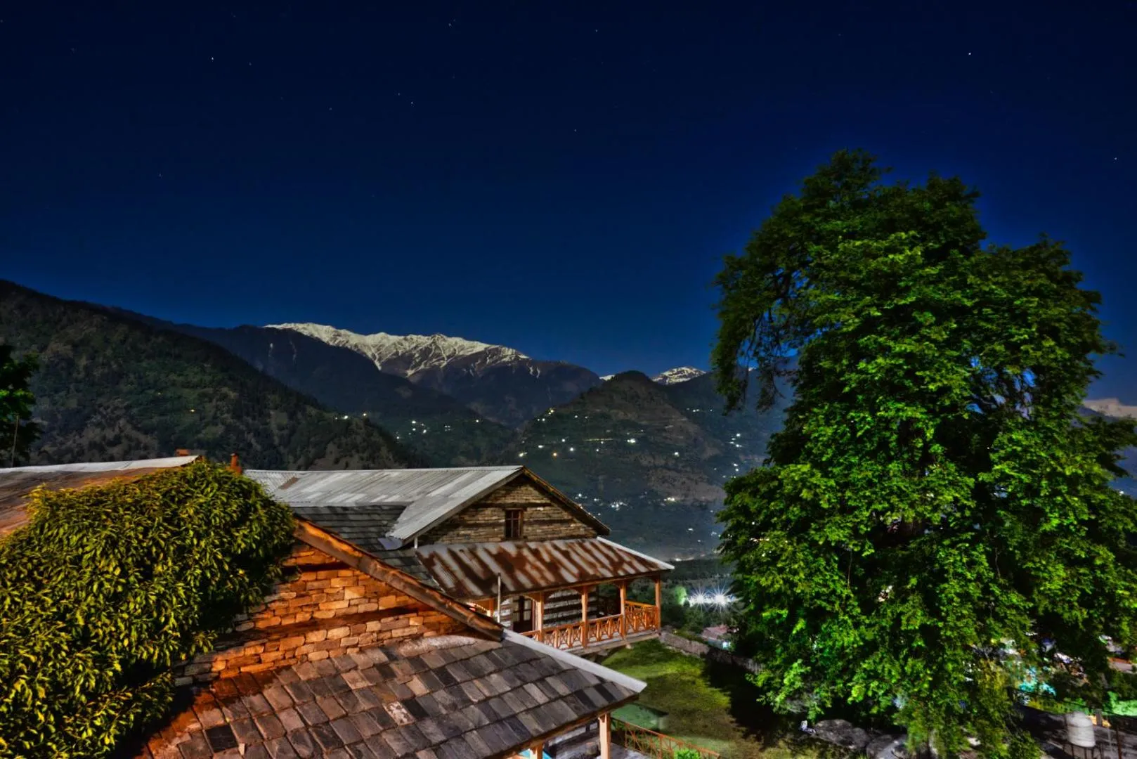 Pahadi Robinhood Hotel-Naggar - Tap to explore photos