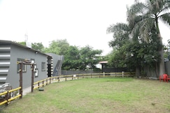 Delightful 5000 Sq ft Private Farm Stay with Garden, Indore