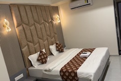 Hotel Runway, Vadodara