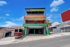 OYO 95180 Enshe Guest House Syariah, Kota Semarang
