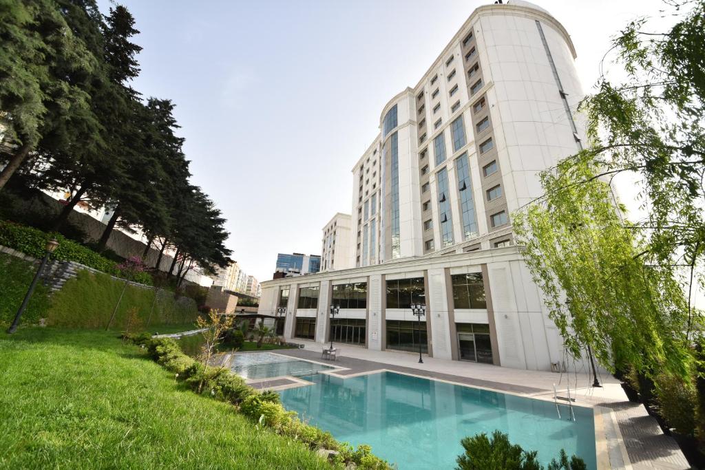 Istanbul Gonen Hotell - Tap to explore photos