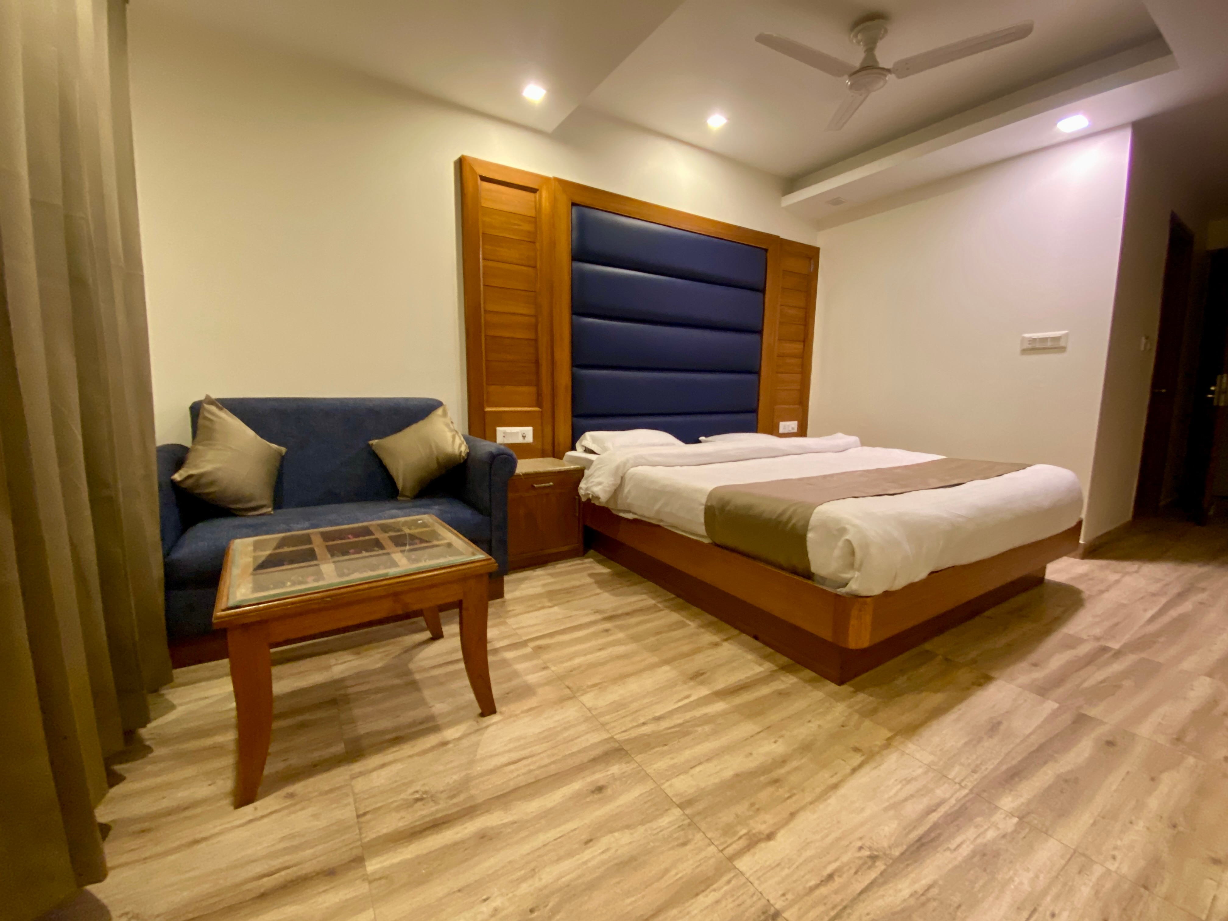 Hotel India - Tap to explore photos