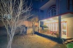 Feather's Inn, Srinagar