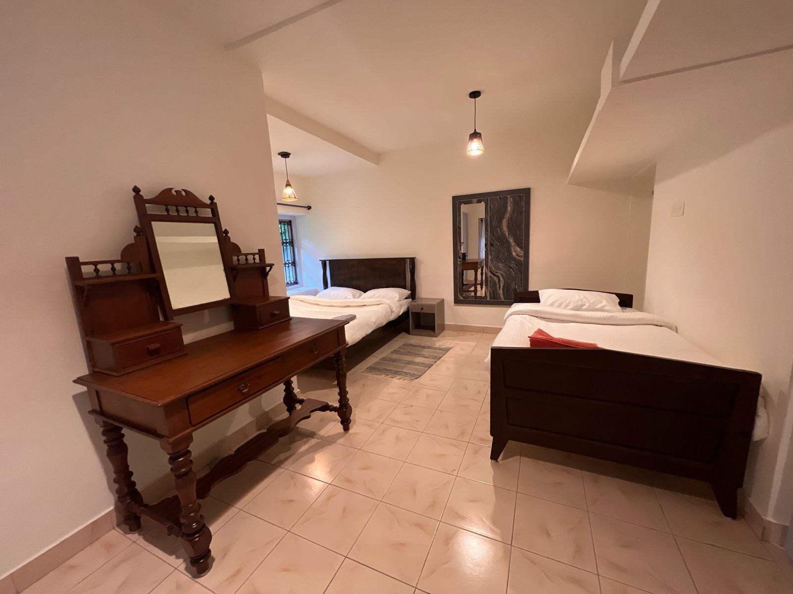 Saanthams Inn Lower Cliff Edge 1BHK - Tap to explore photos