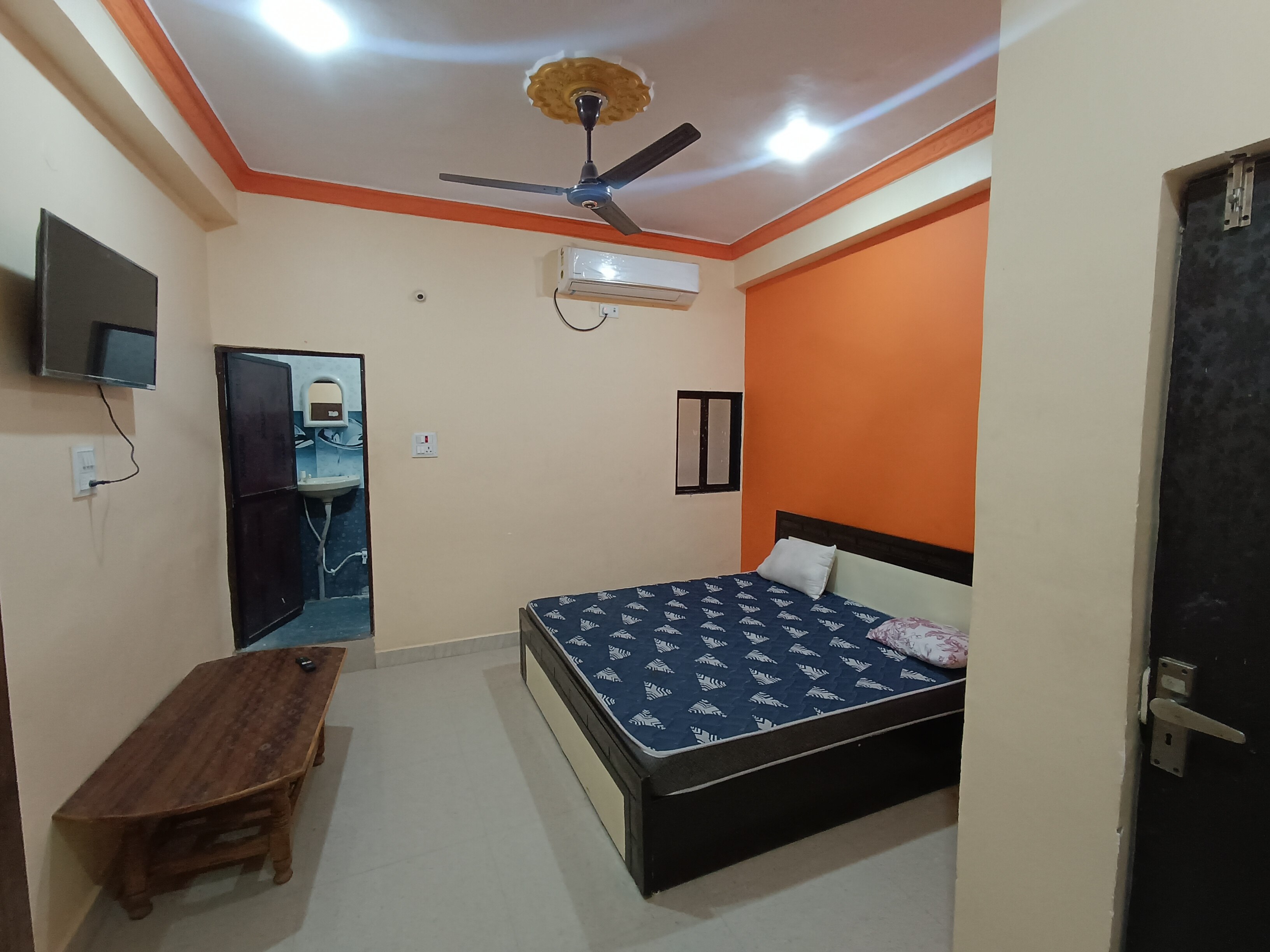 Hotel tandan shree - Tap to explore photos