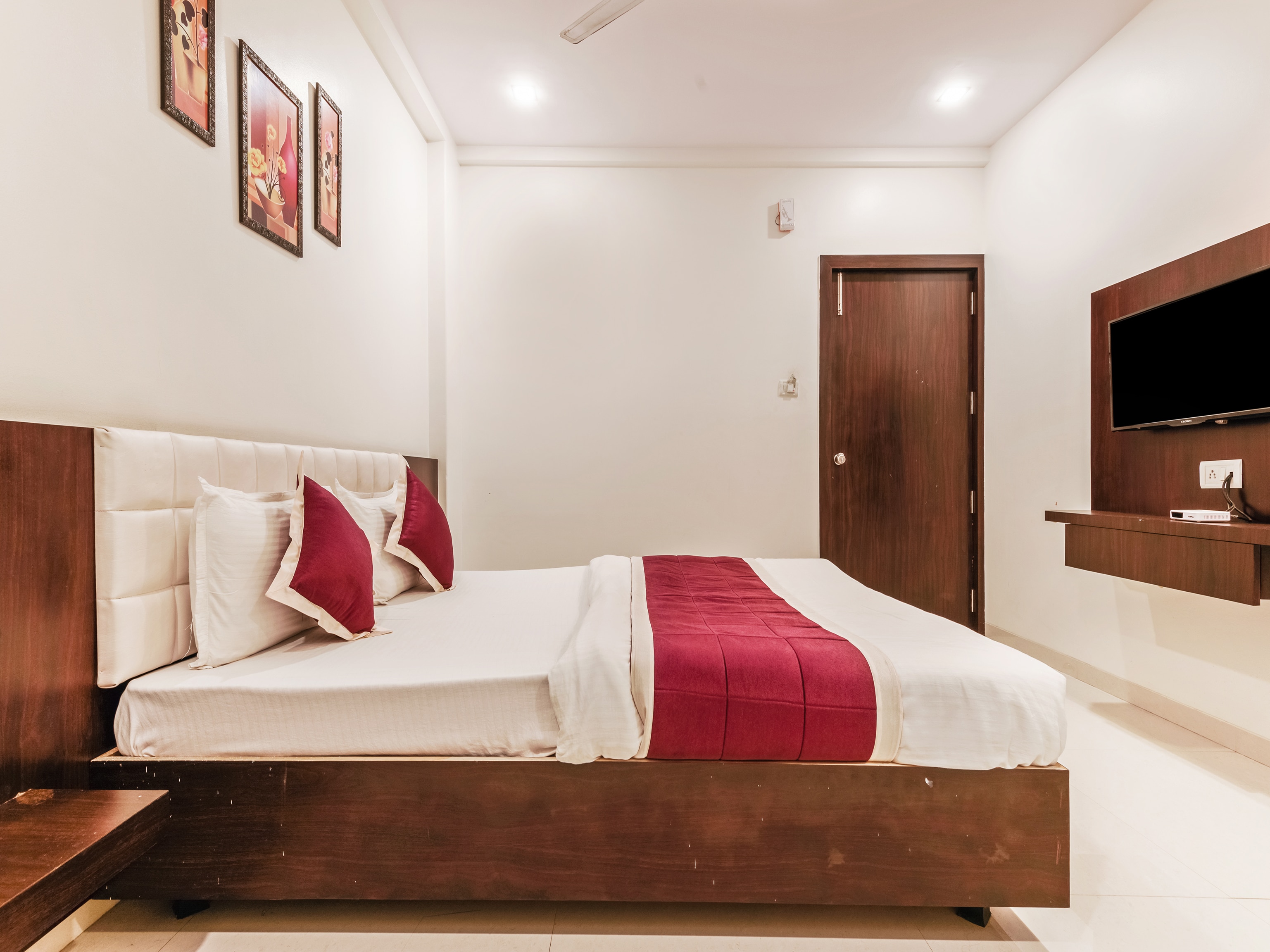 Hotel Neem Treee 2
