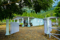 Moonlight Forest Bungalow with Waterfalls by VOYE HOMES, Kodaikanal